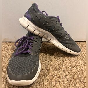 Nike Men Charcoal and Violet Sneakers